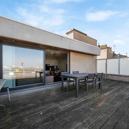 Modern Penthouse With Unique Terraces! Apartment