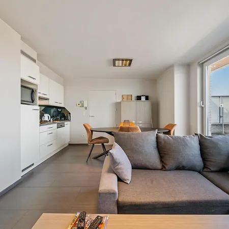 Apartment Modern Penthouse With Unique Terraces!